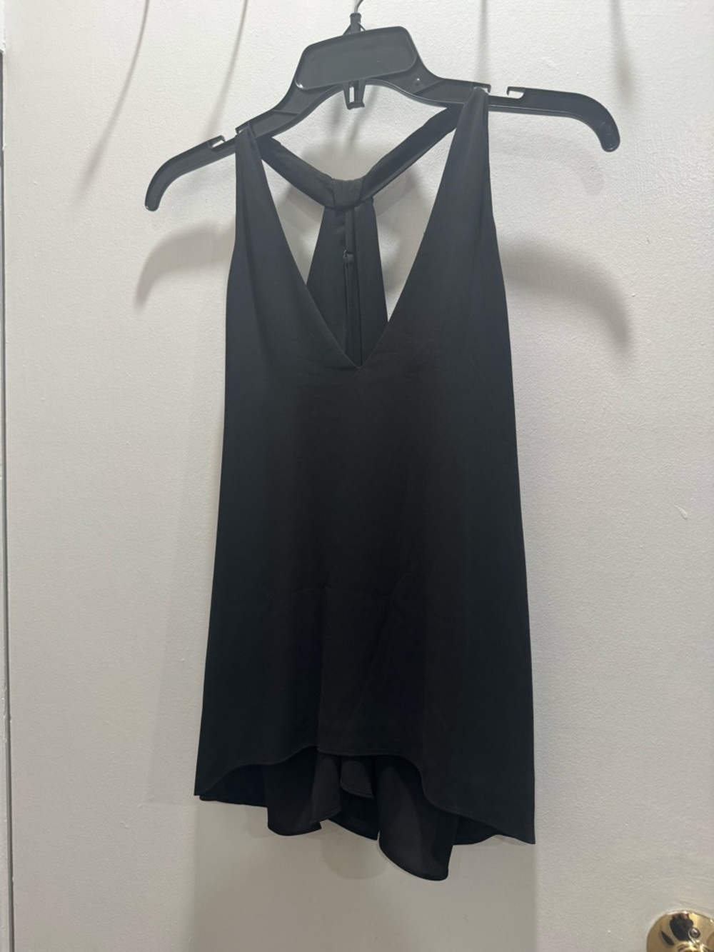BCBGMaxAzria Black V‑Neck Ruffled Hem Sleeveless Camisole